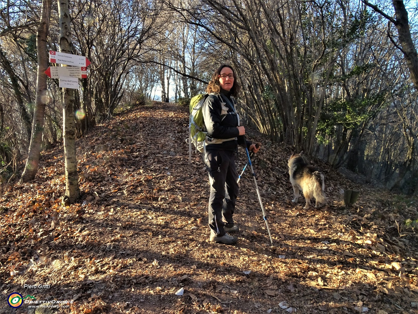 57 Alla Corna dell'uomo (885 m ) rientriamo sul sent. 507 normale.JPG